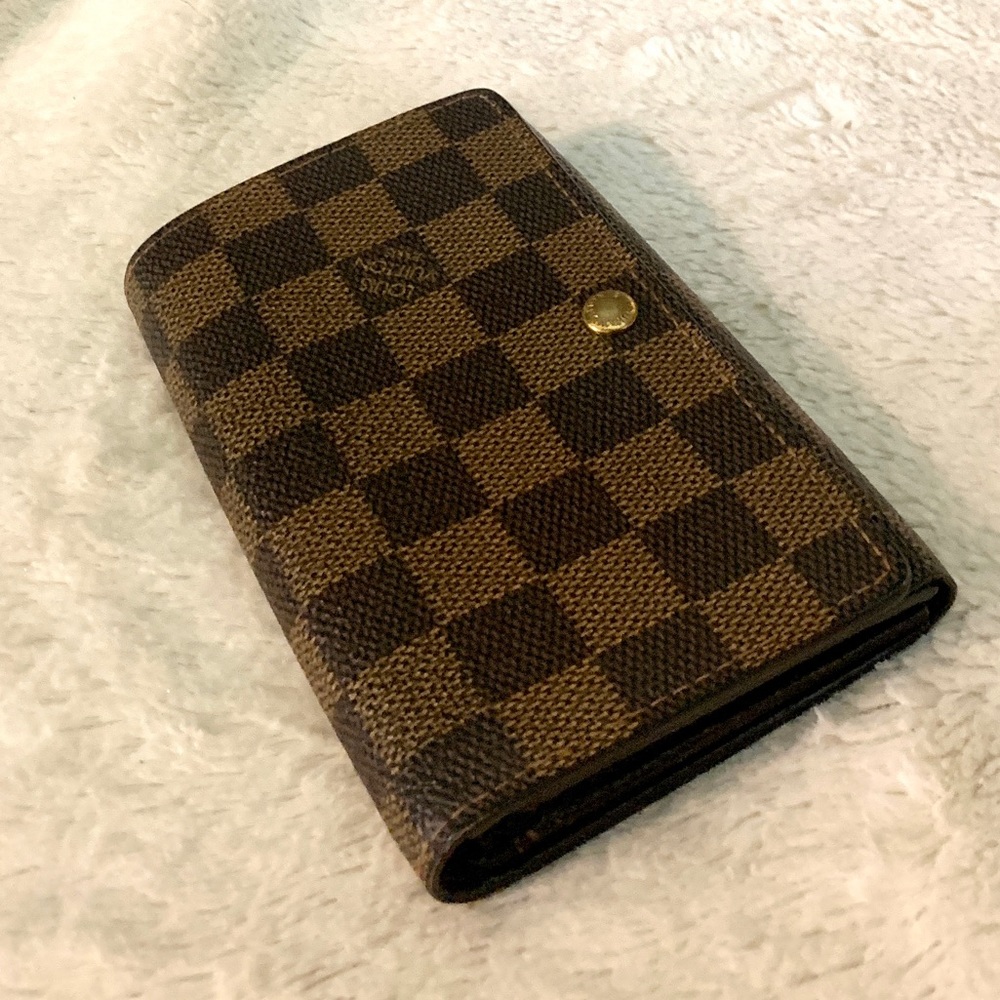 👑✅PRICE FIRM✅ AUTHENTIC Louis Vuitton Damier Wallet - Picture 4 of 17